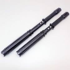 EXPANDABLE FLASHLIGHT-TAZER-BATON